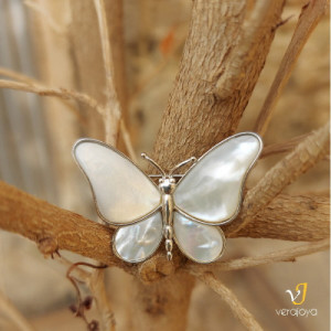 Broche de Plata Perla Mariposa
